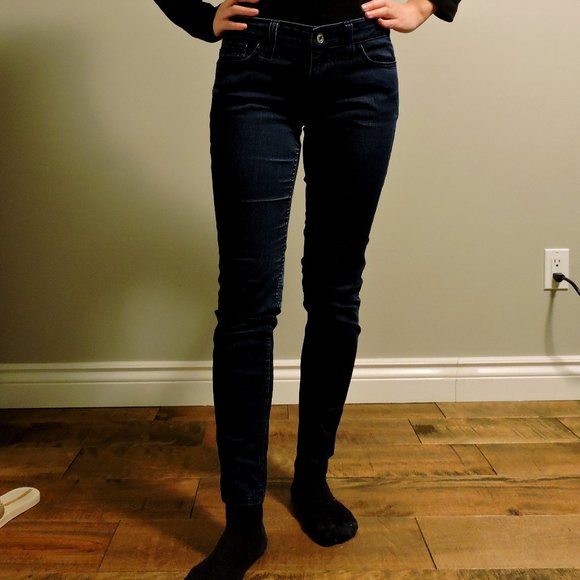 Guess Low-Rise Power Skinny Jeans, Dark Wash, Size US 27 - Picture 5 of 12